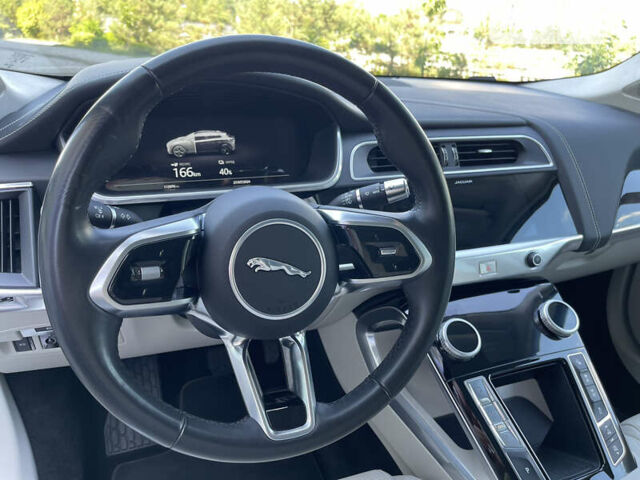 Чорний Ягуар I-Pace, об'ємом двигуна 0 л та пробігом 127 тис. км за 32300 $, фото 26 на Automoto.ua