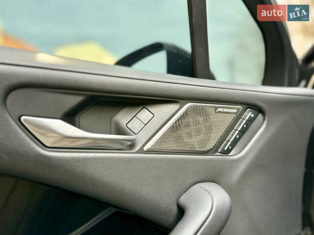 Черный Ягуар I-Pace, объемом двигателя 0 л и пробегом 231 тыс. км за 17500 $, фото 12 на Automoto.ua