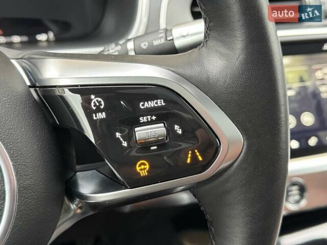 Черный Ягуар I-Pace, объемом двигателя 0 л и пробегом 130 тыс. км за 21900 $, фото 17 на Automoto.ua