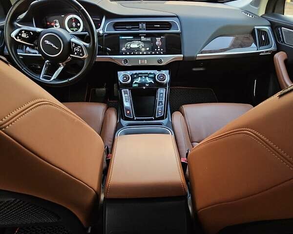 Чорний Ягуар I-Pace, об'ємом двигуна 0 л та пробігом 95 тис. км за 24500 $, фото 13 на Automoto.ua
