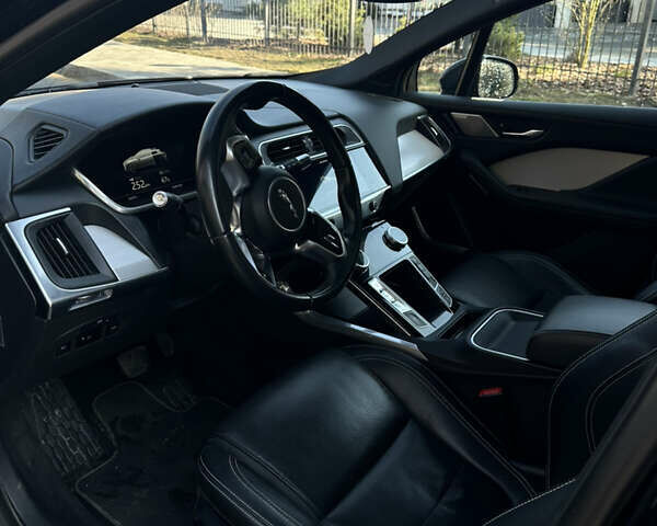 Черный Ягуар I-Pace, объемом двигателя 0 л и пробегом 122 тыс. км за 23300 $, фото 10 на Automoto.ua