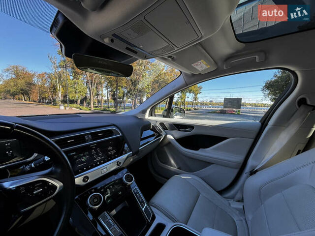 Черный Ягуар I-Pace, объемом двигателя 0 л и пробегом 66 тыс. км за 24200 $, фото 36 на Automoto.ua
