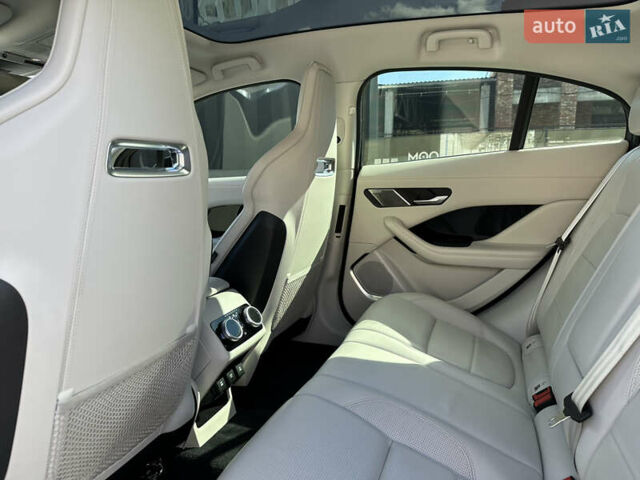 Черный Ягуар I-Pace, объемом двигателя 0 л и пробегом 175 тыс. км за 28900 $, фото 66 на Automoto.ua