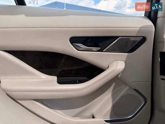 Черный Ягуар I-Pace, объемом двигателя 0 л и пробегом 112 тыс. км за 22840 $, фото 28 на Automoto.ua