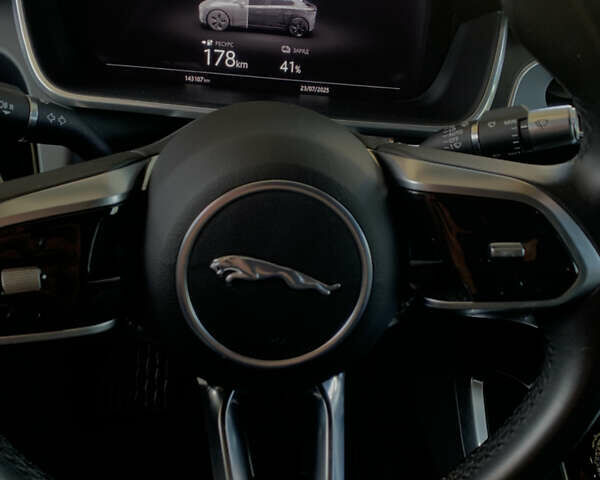 Чорний Ягуар I-Pace, об'ємом двигуна 0 л та пробігом 142 тис. км за 24000 $, фото 11 на Automoto.ua