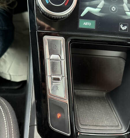 Черный Ягуар I-Pace, объемом двигателя 0 л и пробегом 121 тыс. км за 22500 $, фото 39 на Automoto.ua