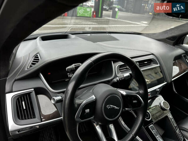 Черный Ягуар I-Pace, объемом двигателя 0 л и пробегом 105 тыс. км за 28500 $, фото 8 на Automoto.ua