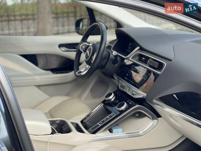 Черный Ягуар I-Pace, объемом двигателя 0 л и пробегом 110 тыс. км за 22600 $, фото 44 на Automoto.ua