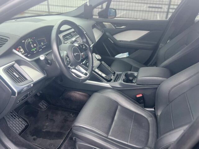 Черный Ягуар I-Pace, объемом двигателя 0 л и пробегом 92 тыс. км за 23000 $, фото 4 на Automoto.ua