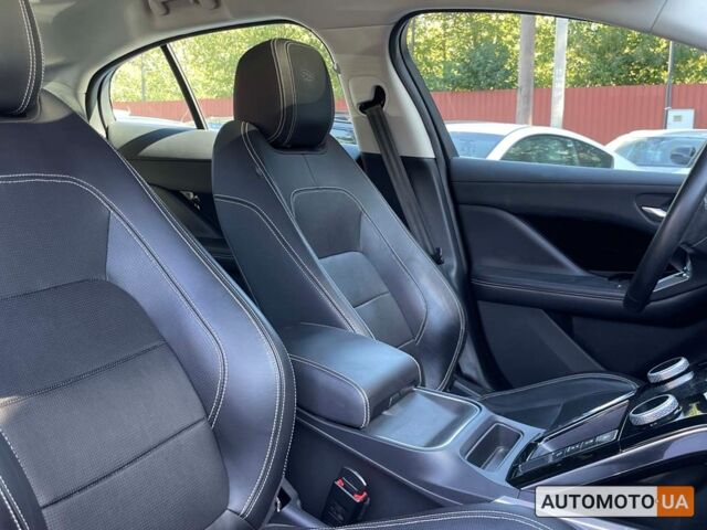 Черный Ягуар I-Pace, объемом двигателя 90 л и пробегом 121 тыс. км за 27100 $, фото 27 на Automoto.ua