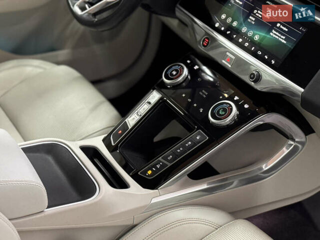 Черный Ягуар I-Pace, объемом двигателя 0 л и пробегом 160 тыс. км за 23000 $, фото 32 на Automoto.ua