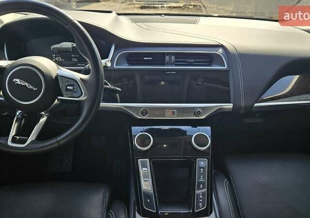 Черный Ягуар I-Pace, объемом двигателя 0 л и пробегом 110 тыс. км за 22900 $, фото 5 на Automoto.ua