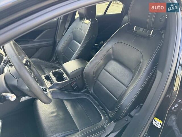 Черный Ягуар I-Pace, объемом двигателя 0 л и пробегом 155 тыс. км за 27000 $, фото 14 на Automoto.ua