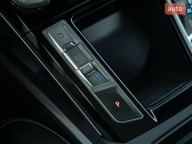 Черный Ягуар I-Pace, объемом двигателя 0 л и пробегом 102 тыс. км за 28900 $, фото 37 на Automoto.ua