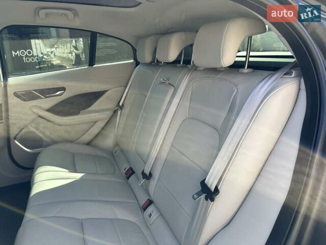 Черный Ягуар I-Pace, объемом двигателя 0 л и пробегом 175 тыс. км за 28900 $, фото 62 на Automoto.ua