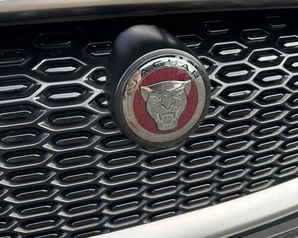 Чорний Ягуар I-Pace, об'ємом двигуна 0 л та пробігом 119 тис. км за 24999 $, фото 8 на Automoto.ua