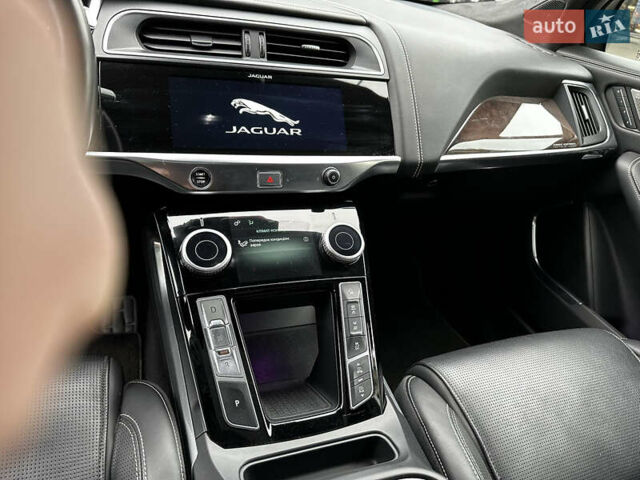Черный Ягуар I-Pace, объемом двигателя 0 л и пробегом 105 тыс. км за 28500 $, фото 9 на Automoto.ua