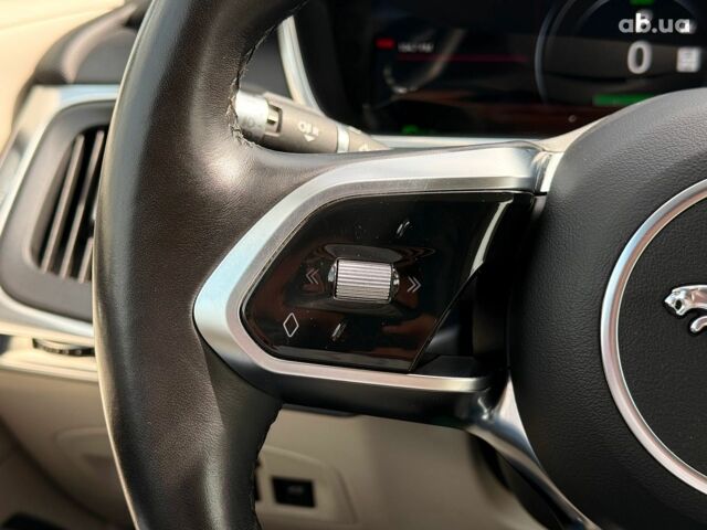 Черный Ягуар I-Pace, объемом двигателя 0 л и пробегом 112 тыс. км за 22890 $, фото 21 на Automoto.ua