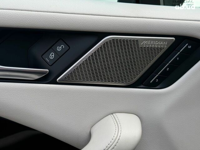 Черный Ягуар I-Pace, объемом двигателя 0 л и пробегом 112 тыс. км за 22890 $, фото 16 на Automoto.ua