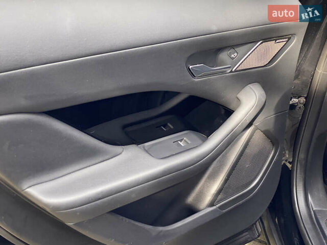 Черный Ягуар I-Pace, объемом двигателя 0 л и пробегом 105 тыс. км за 22200 $, фото 63 на Automoto.ua