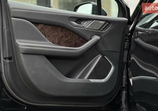 Черный Ягуар I-Pace, объемом двигателя 0 л и пробегом 36 тыс. км за 31999 $, фото 10 на Automoto.ua