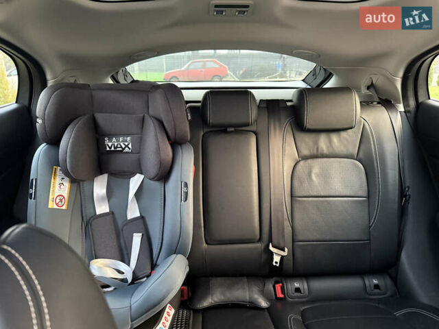 Черный Ягуар I-Pace, объемом двигателя 0 л и пробегом 115 тыс. км за 26800 $, фото 20 на Automoto.ua