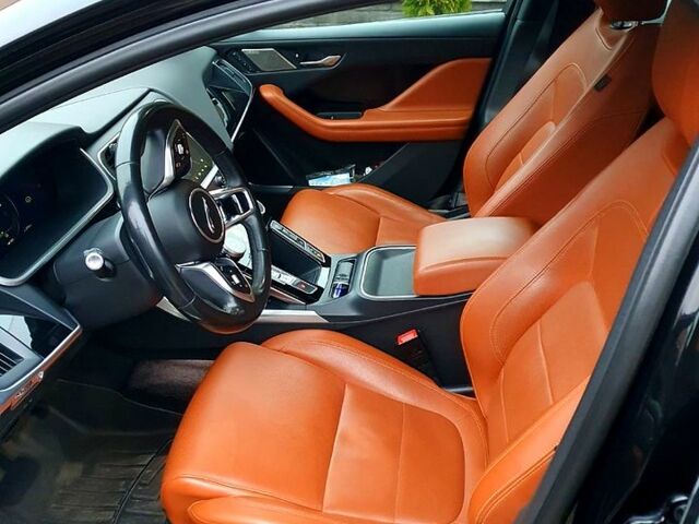 Черный Ягуар I-Pace, объемом двигателя 0 л и пробегом 69 тыс. км за 39900 $, фото 6 на Automoto.ua