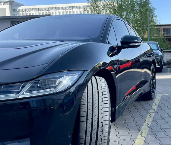 Черный Ягуар I-Pace, объемом двигателя 0 л и пробегом 102 тыс. км за 24990 $, фото 2 на Automoto.ua