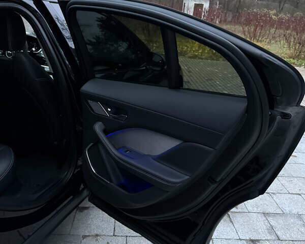 Черный Ягуар I-Pace, объемом двигателя 0 л и пробегом 69 тыс. км за 29900 $, фото 21 на Automoto.ua