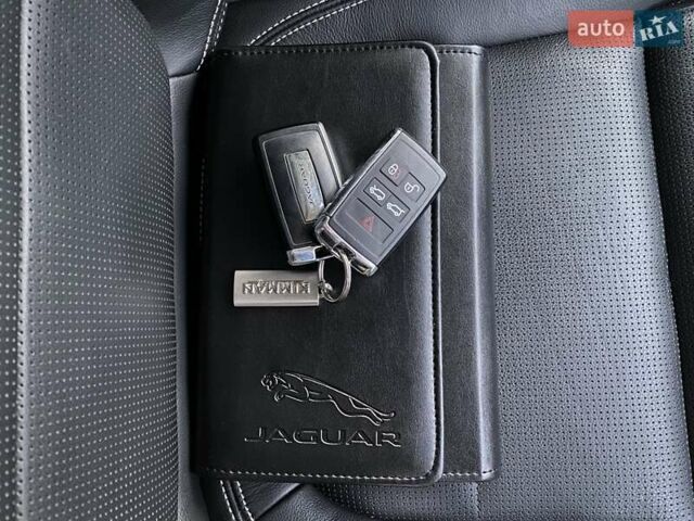 Черный Ягуар I-Pace, объемом двигателя 0 л и пробегом 90 тыс. км за 26900 $, фото 63 на Automoto.ua