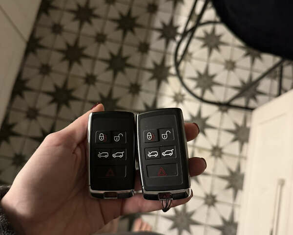 Черный Ягуар I-Pace, объемом двигателя 0 л и пробегом 69 тыс. км за 29900 $, фото 34 на Automoto.ua