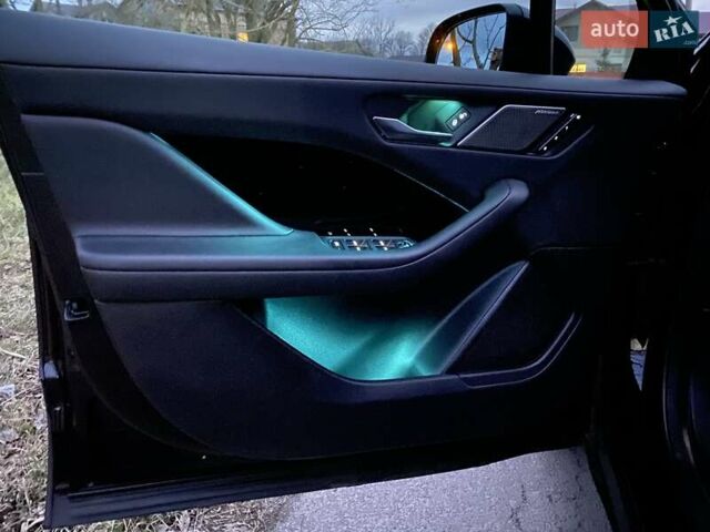 Черный Ягуар I-Pace, объемом двигателя 0 л и пробегом 98 тыс. км за 25200 $, фото 28 на Automoto.ua