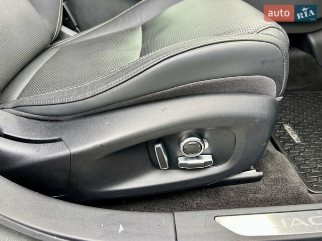 Черный Ягуар I-Pace, объемом двигателя 0 л и пробегом 116 тыс. км за 23990 $, фото 27 на Automoto.ua