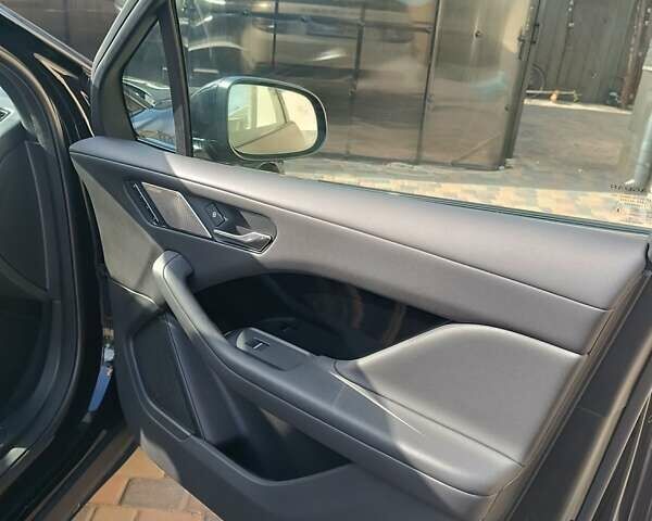 Черный Ягуар I-Pace, объемом двигателя 0 л и пробегом 90 тыс. км за 20500 $, фото 19 на Automoto.ua