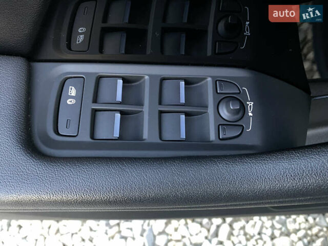 Черный Ягуар I-Pace, объемом двигателя 0 л и пробегом 120 тыс. км за 25900 $, фото 41 на Automoto.ua