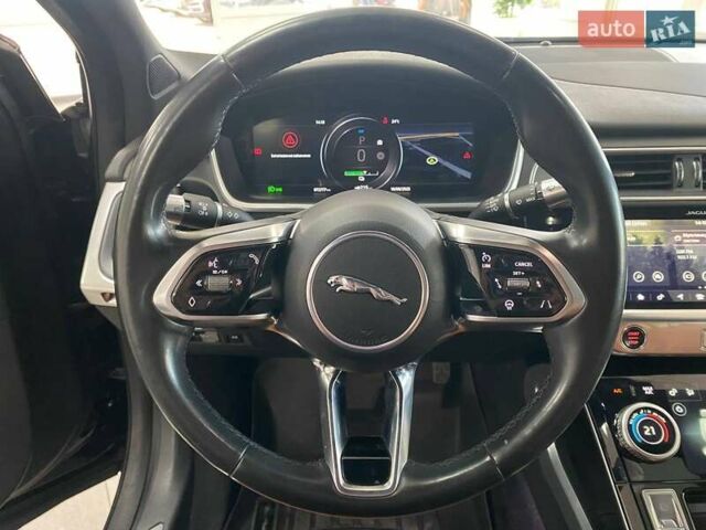 Черный Ягуар I-Pace, объемом двигателя 0 л и пробегом 73 тыс. км за 33990 $, фото 30 на Automoto.ua