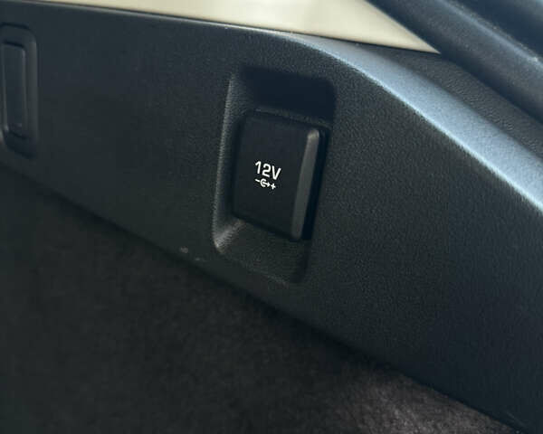 Черный Ягуар I-Pace, объемом двигателя 0 л и пробегом 115 тыс. км за 26800 $, фото 53 на Automoto.ua