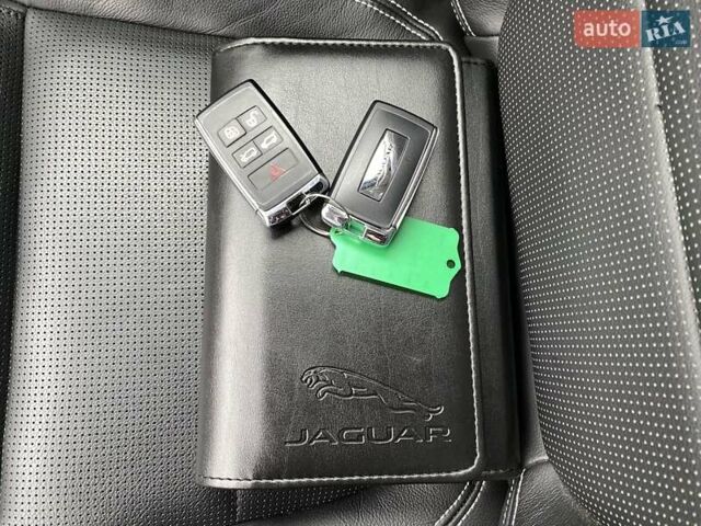 Черный Ягуар I-Pace, объемом двигателя 0 л и пробегом 98 тыс. км за 25200 $, фото 62 на Automoto.ua