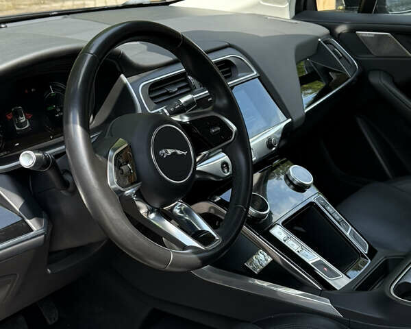 Черный Ягуар I-Pace, объемом двигателя 0 л и пробегом 128 тыс. км за 21550 $, фото 11 на Automoto.ua