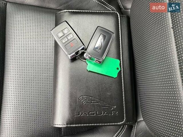 Черный Ягуар I-Pace, объемом двигателя 0 л и пробегом 98 тыс. км за 25200 $, фото 62 на Automoto.ua
