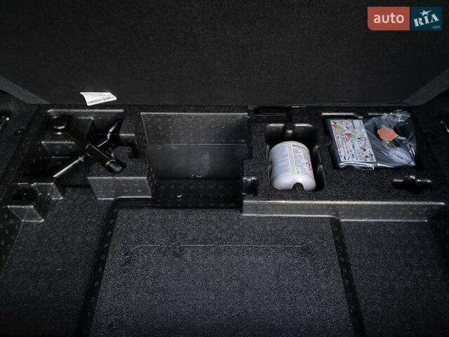 Черный Ягуар I-Pace, объемом двигателя 0 л и пробегом 120 тыс. км за 25900 $, фото 126 на Automoto.ua