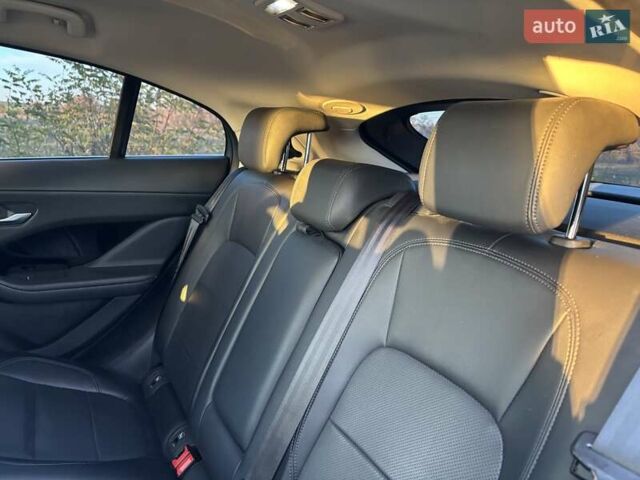 Чорний Ягуар I-Pace, об'ємом двигуна 0 л та пробігом 126 тис. км за 25500 $, фото 9 на Automoto.ua