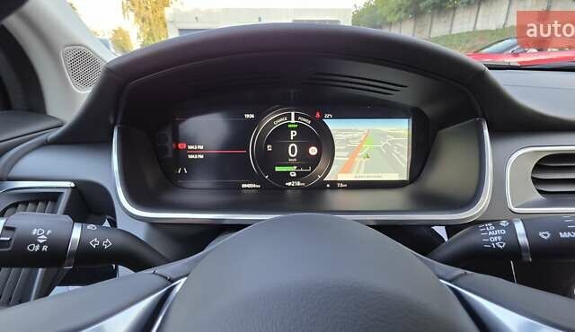 Черный Ягуар I-Pace, объемом двигателя 0 л и пробегом 94 тыс. км за 23500 $, фото 92 на Automoto.ua