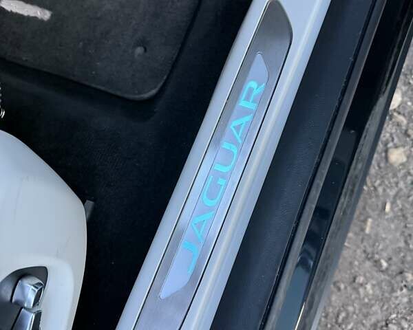 Черный Ягуар I-Pace, объемом двигателя 0 л и пробегом 128 тыс. км за 22900 $, фото 22 на Automoto.ua