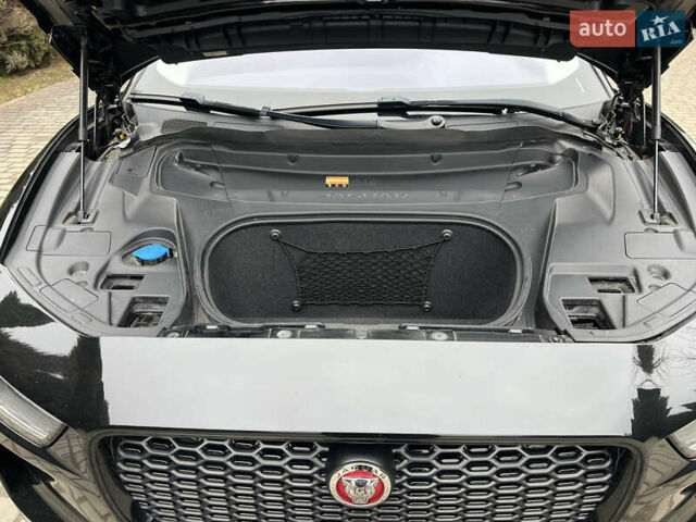 Черный Ягуар I-Pace, объемом двигателя 0 л и пробегом 143 тыс. км за 20500 $, фото 62 на Automoto.ua