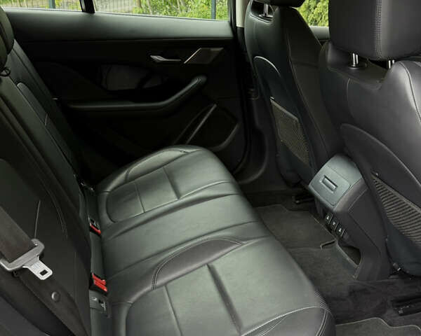 Черный Ягуар I-Pace, объемом двигателя 0 л и пробегом 128 тыс. км за 21550 $, фото 14 на Automoto.ua