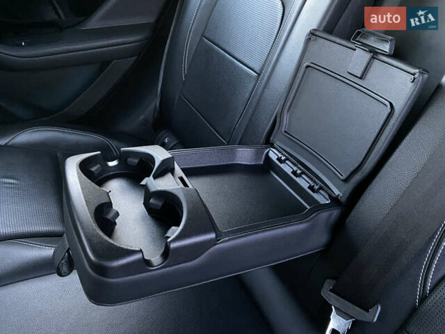 Черный Ягуар I-Pace, объемом двигателя 0 л и пробегом 120 тыс. км за 25900 $, фото 121 на Automoto.ua