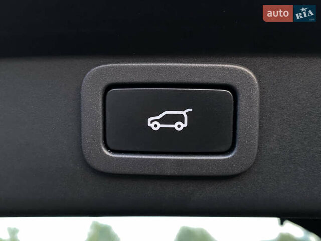 Черный Ягуар I-Pace, объемом двигателя 0 л и пробегом 120 тыс. км за 24900 $, фото 127 на Automoto.ua