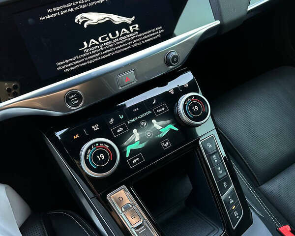 Чорний Ягуар I-Pace, об'ємом двигуна 0 л та пробігом 121 тис. км за 27000 $, фото 7 на Automoto.ua