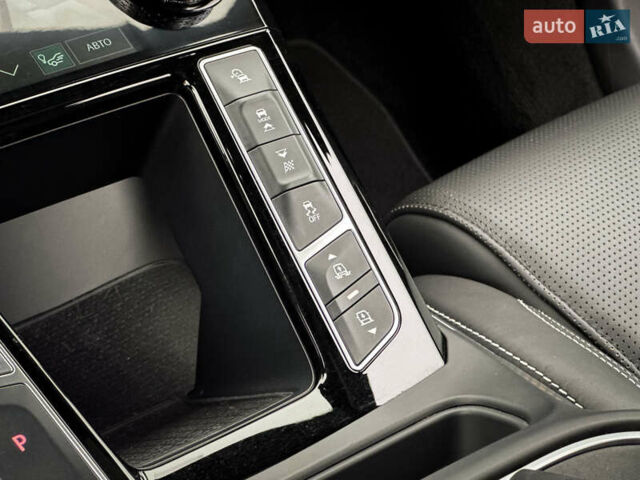 Черный Ягуар I-Pace, объемом двигателя 0 л и пробегом 138 тыс. км за 24500 $, фото 70 на Automoto.ua